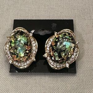 Elegant Gold and Green Earrings clip ons